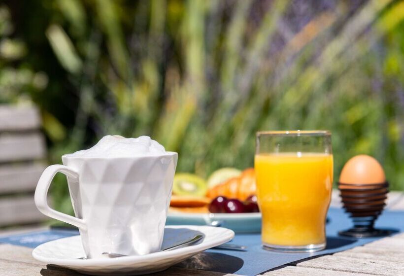 فندق Hôtel Traiteur Les Ormes, The Originals Relais