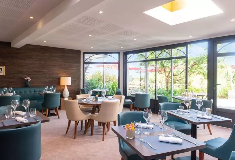 ホテル Hôtel Traiteur Les Ormes, The Originals Relais