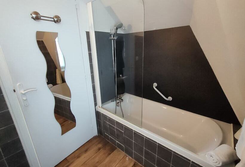 فندق Hôtel Traiteur Les Ormes, The Originals Relais