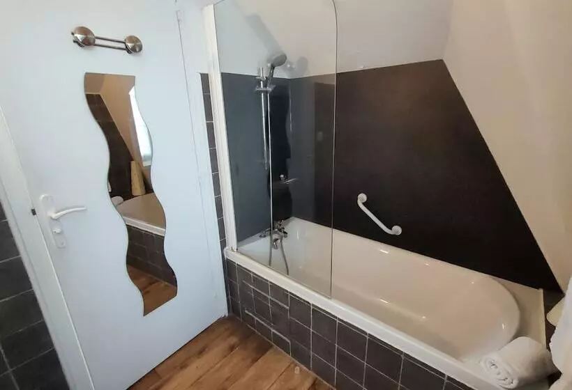 ホテル Hôtel Traiteur Les Ormes, The Originals Relais