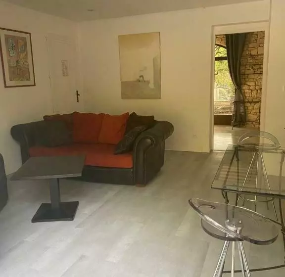 هتل Hôtel Lou Caleù Restaurant Le Rocher Des Abeilles