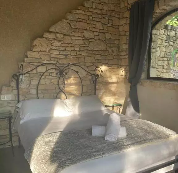 هتل Hôtel Lou Caleù Restaurant Le Rocher Des Abeilles