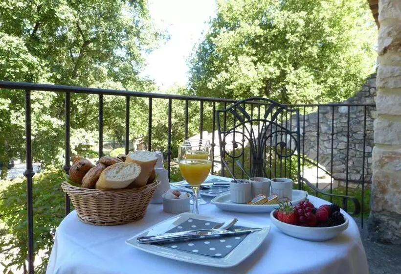 هتل Hôtel Lou Caleù Restaurant Le Rocher Des Abeilles