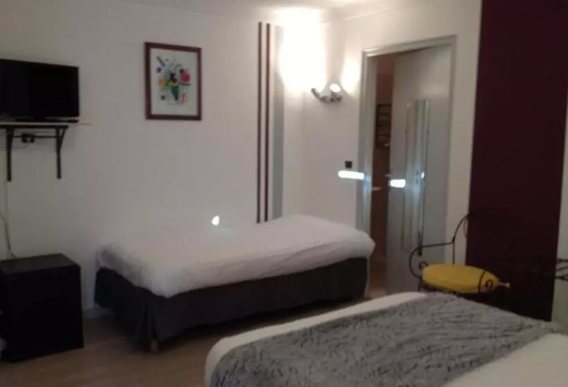 هتل Hôtel Lou Caleù Restaurant Le Rocher Des Abeilles