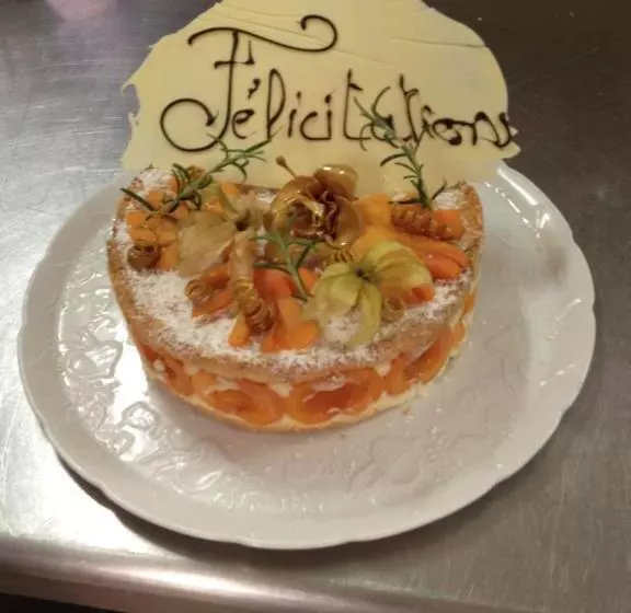 هتل Hôtel Lou Caleù Restaurant Le Rocher Des Abeilles