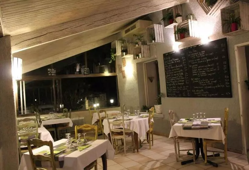 هتل Hôtel Lou Caleù Restaurant Le Rocher Des Abeilles