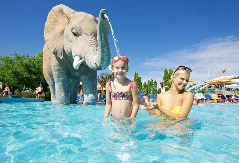 בית מלון כפרי Hungarospa Thermal