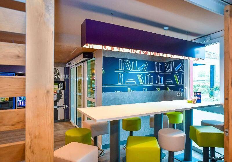 בית מלון כפרי Ibis Budget Coutances