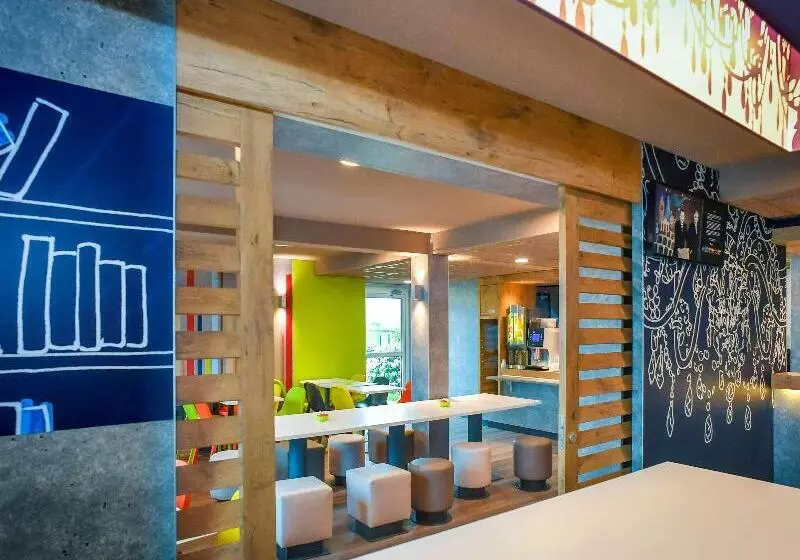 בית מלון כפרי Ibis Budget Coutances