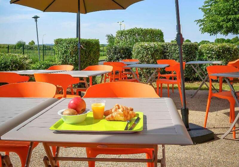 בית מלון כפרי Ibis Budget Coutances