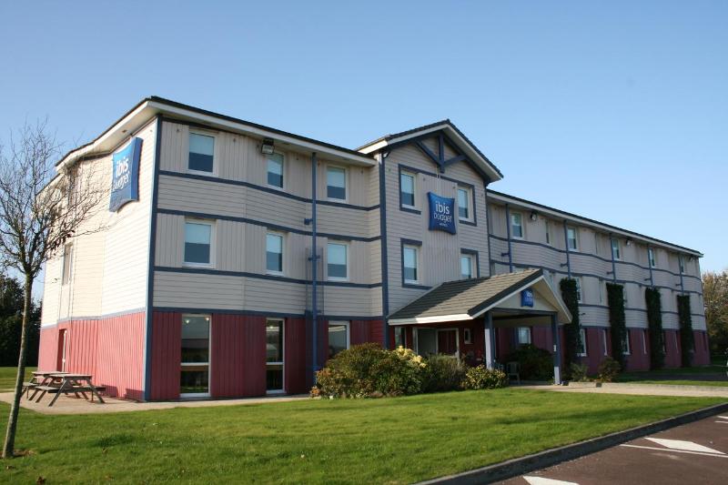 בית מלון כפרי Ibis Budget Coutances