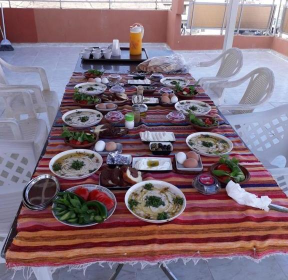 هتل And Residence King George