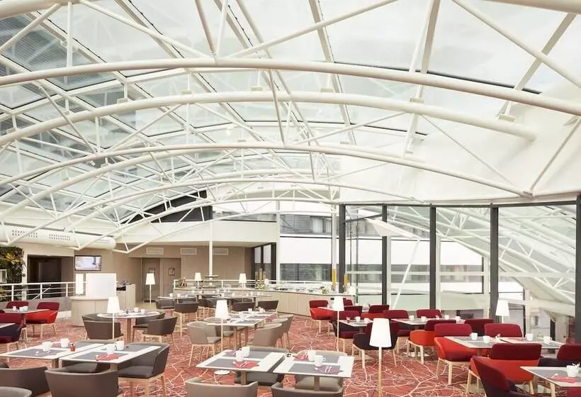 ホテル Oceania Paris Roissy Cdg