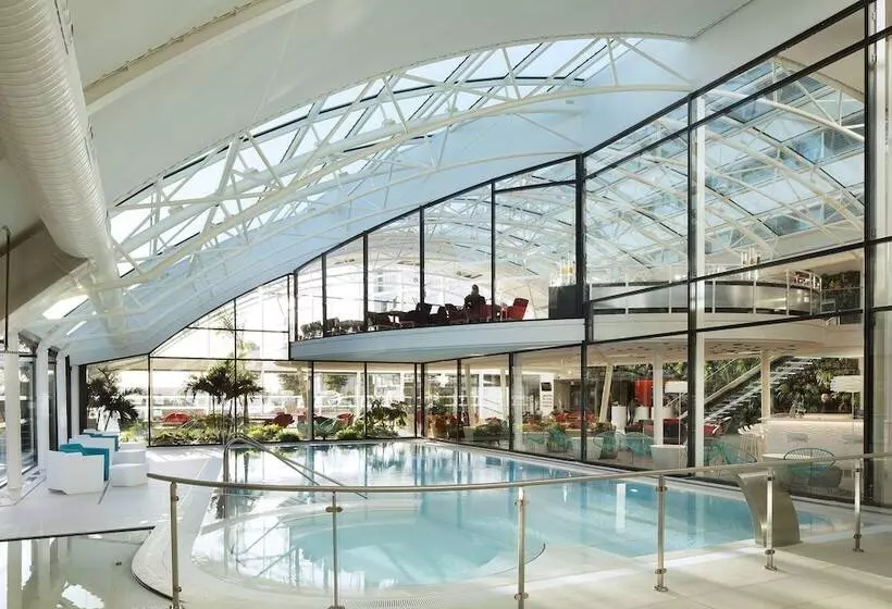 ホテル Oceania Paris Roissy Cdg