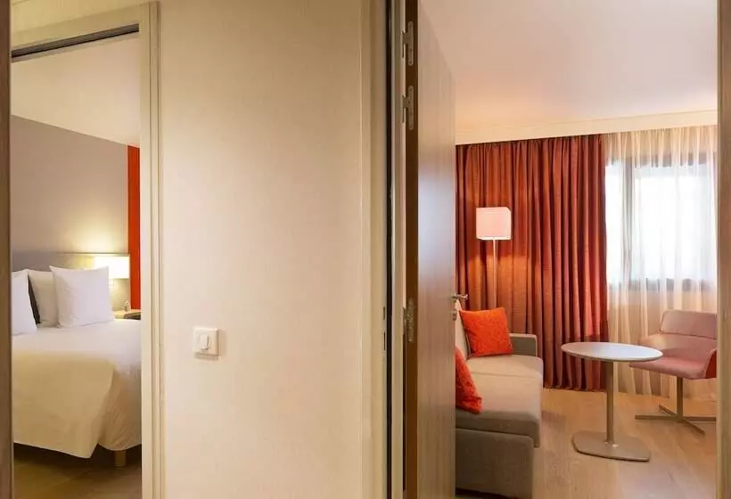 ホテル Oceania Paris Roissy Cdg