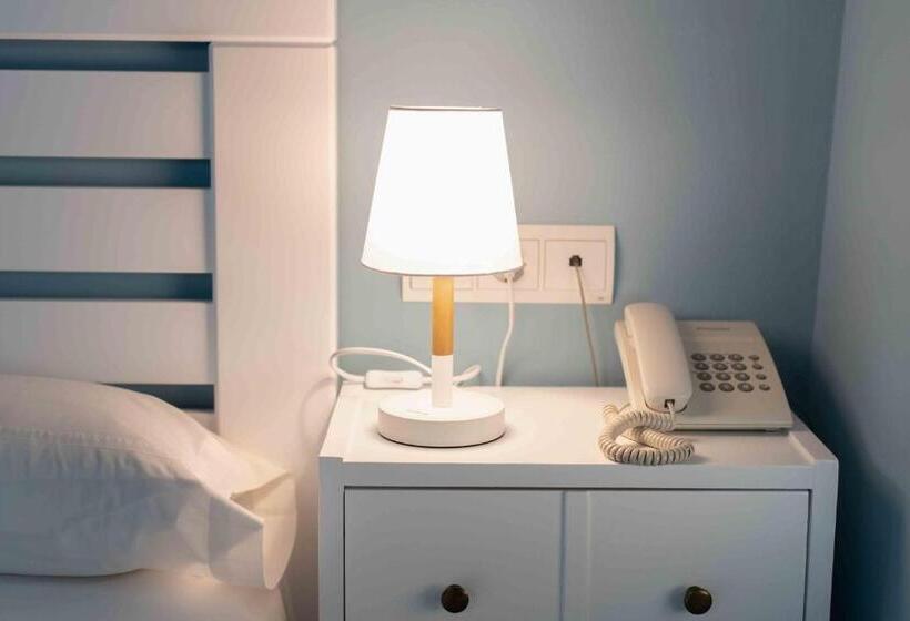 فندق ريفى Almunia