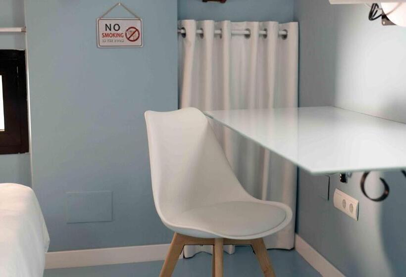 فندق ريفى Almunia