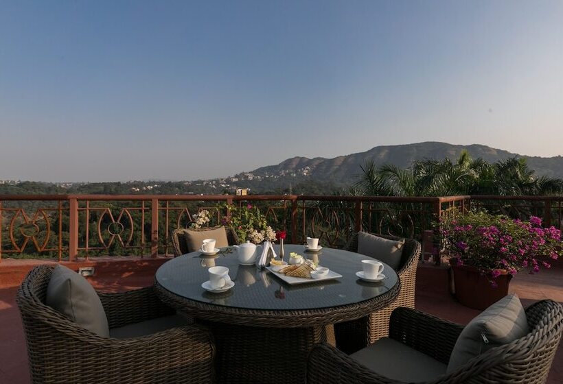 호텔 The Dukes Retreat, Khandala