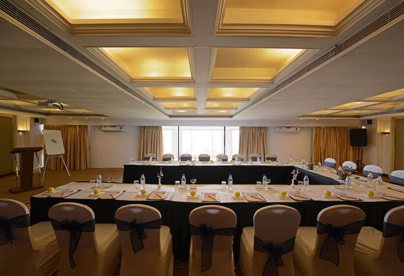 호텔 The Dukes Retreat, Khandala