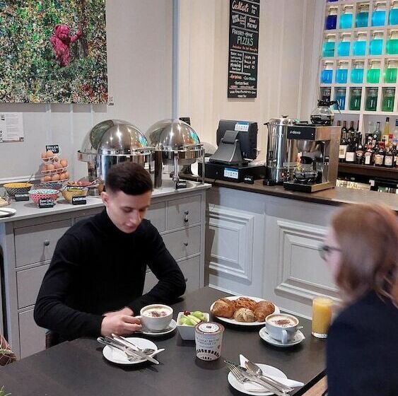 Hotel The Exhibitionist