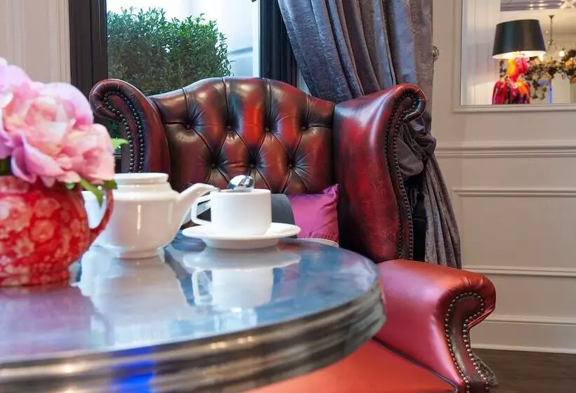 בית מלון כפרי The Exhibitionist