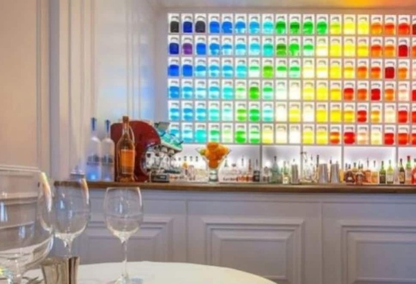 Hotel The Exhibitionist