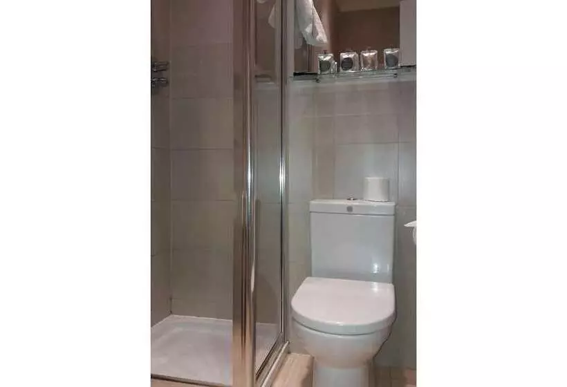 בית מלון כפרי The Exhibitionist