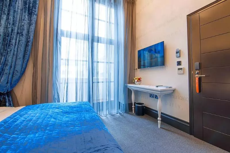 בית מלון כפרי The Exhibitionist