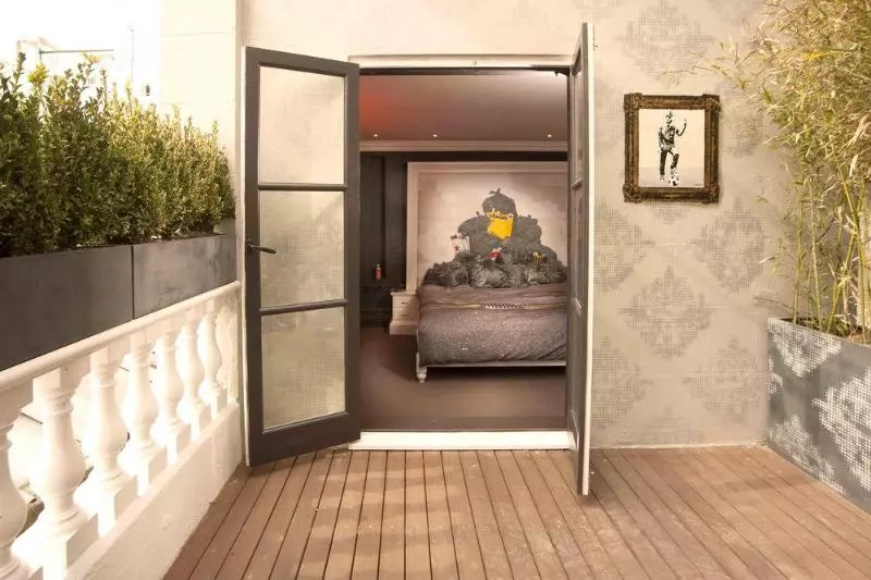 בית מלון כפרי The Exhibitionist