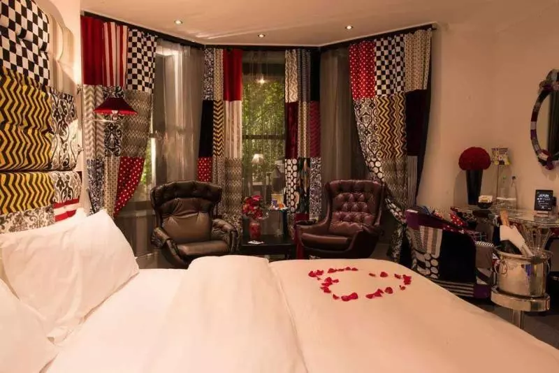 בית מלון כפרי The Exhibitionist