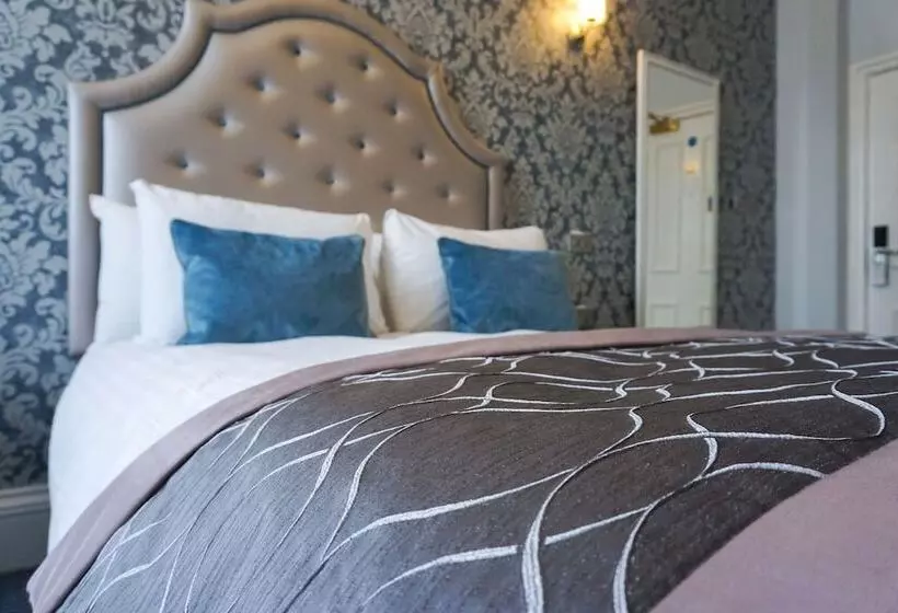 Отель Wroxall Abbey