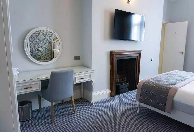 Отель Wroxall Abbey