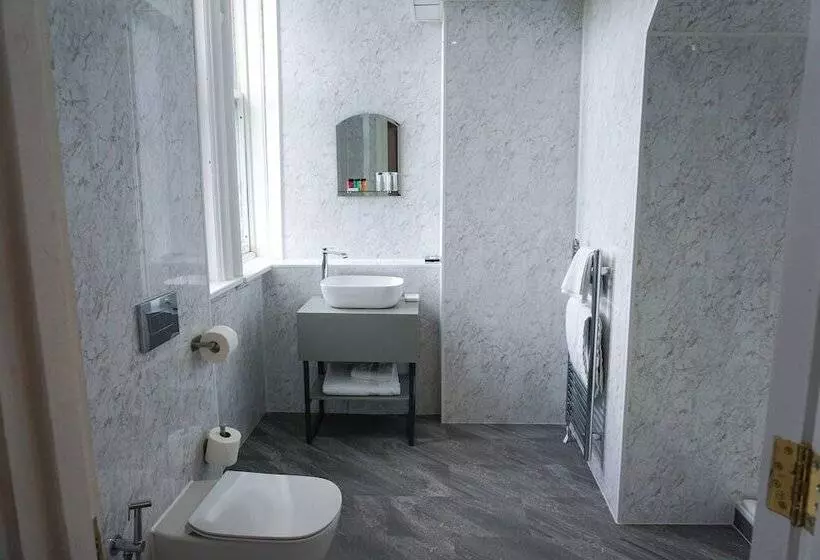 Отель Wroxall Abbey