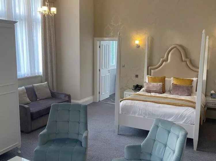 Отель Wroxall Abbey