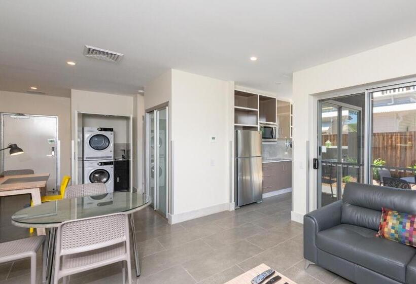 Laguna Serviced Apartments