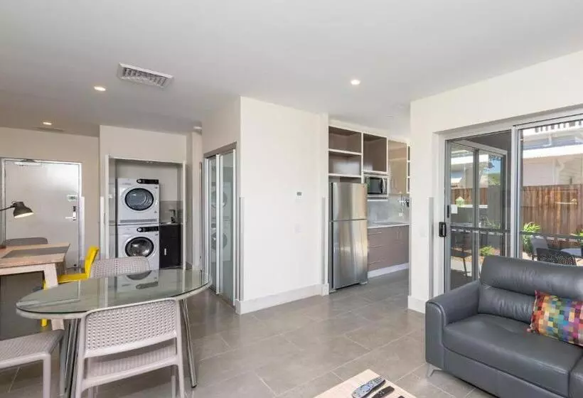 Laguna Serviced Apartments