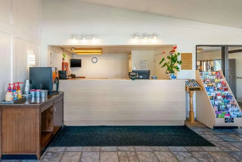 モーテル Hilliard Motor Lodge