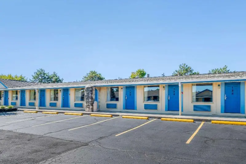 モーテル Hilliard Motor Lodge