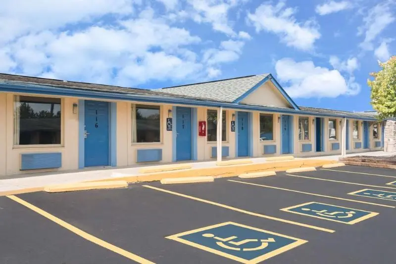 モーテル Hilliard Motor Lodge