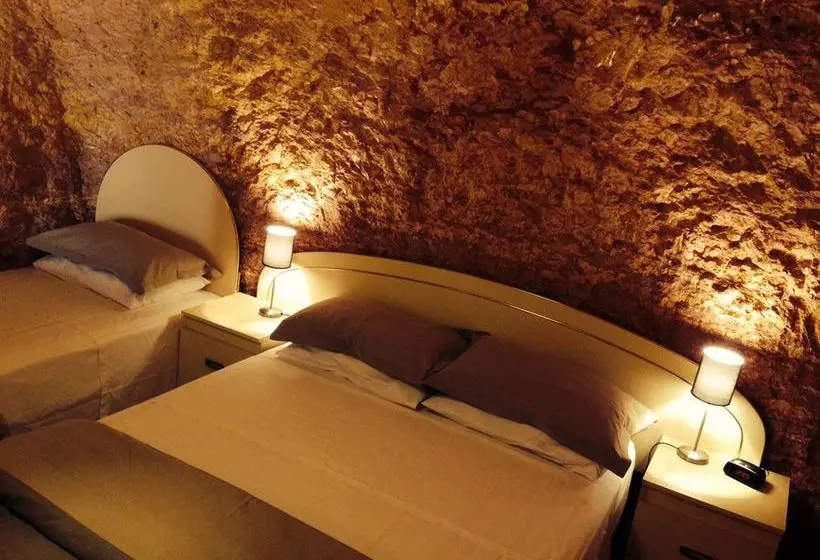 The Lookout Cave Underground Motel