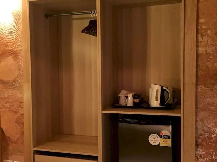 The Lookout Cave Underground Motel