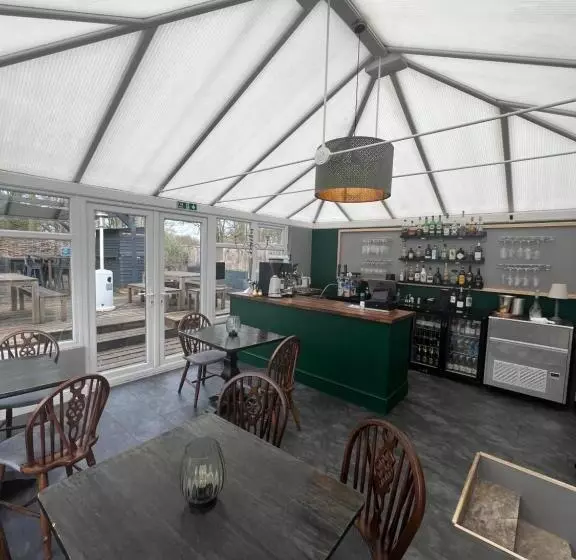 Retkeilymaja Pear & Olive Cottage