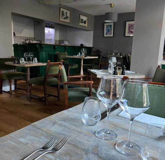 Общежитие Pear & Olive Cottage