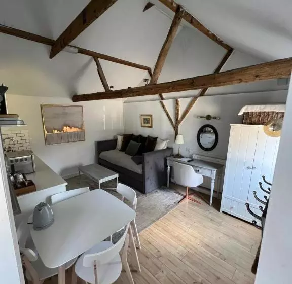 Retkeilymaja Pear & Olive Cottage