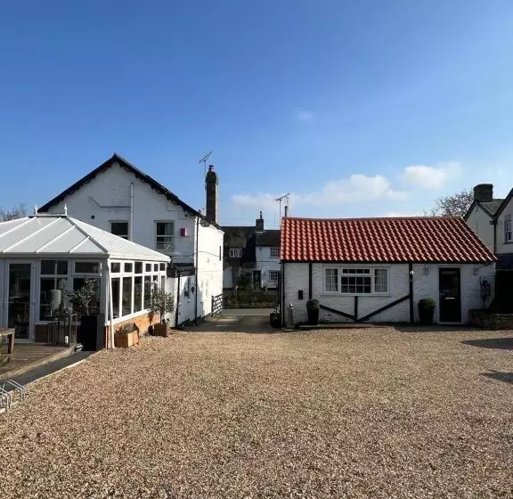 Retkeilymaja Pear & Olive Cottage