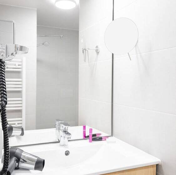 ホテル Residhome Paris Senart