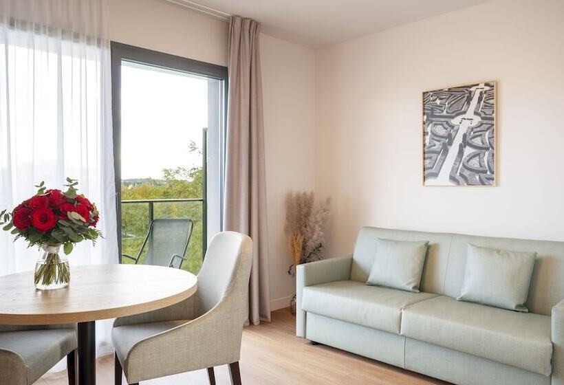 ホテル Residhome Paris Senart