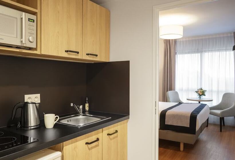 ホテル Residhome Paris Senart