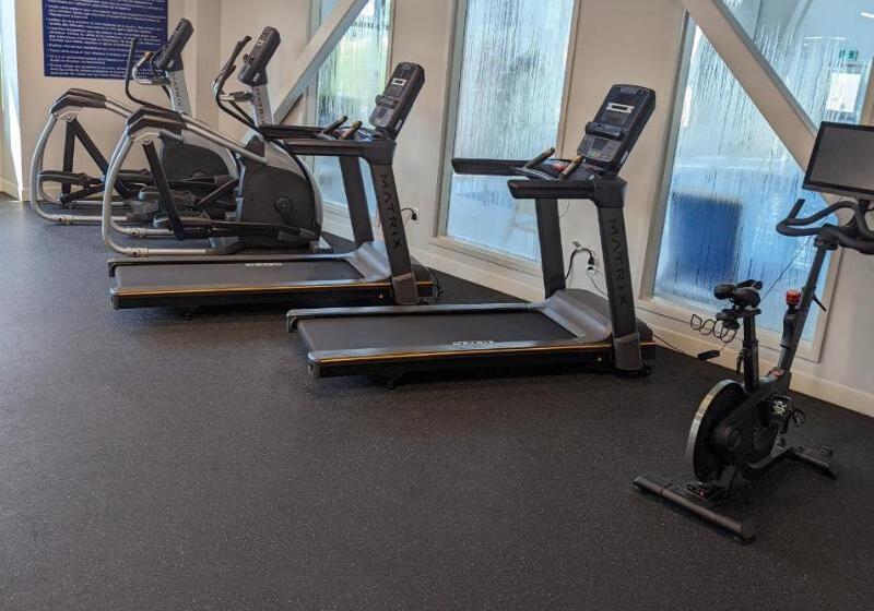 Microtel Inn & Suites Montreal Airport   Dorval Qc