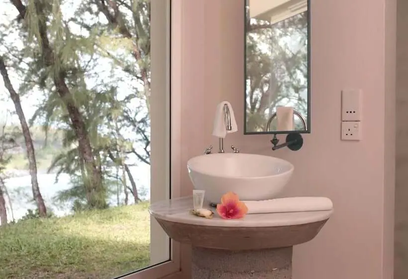 هتل Andrea Lodges
